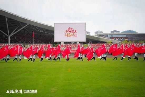 第68分钟，曼城左侧角球开出，阿利森接球失误，迪亚斯门前右侧捡漏捅射破门，但当值主裁随后鸣哨示意阿坎吉冲撞门将在先，进球无效。